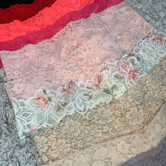 3/$10 SALE! VS/PINK Lace Panties - Picture 3 of 4